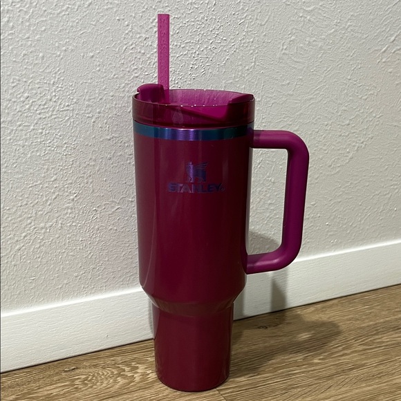 Stanley Cup Limited Edition Valentines Day Tumbler Cup 40 oz Berry Truffle - Picture 3 of 10